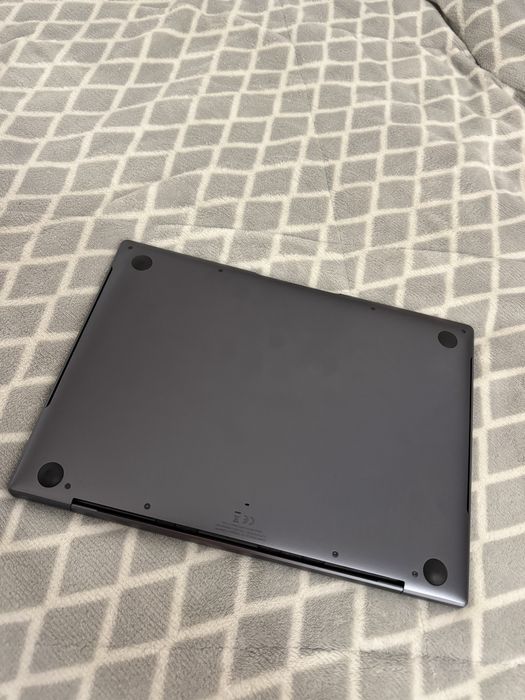 Huawei Matebook X Pro i7 16GB RAM 512 GB SSD