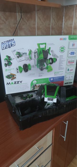 Robot interactiv Mazzy