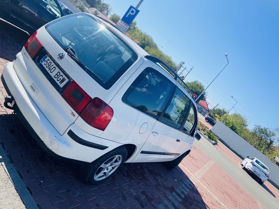 Vand sharan 1.9 7 locuri automat