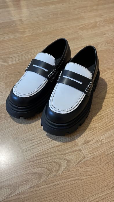 Mocasini ZARA cu bareta decorativa/ marimea 41
