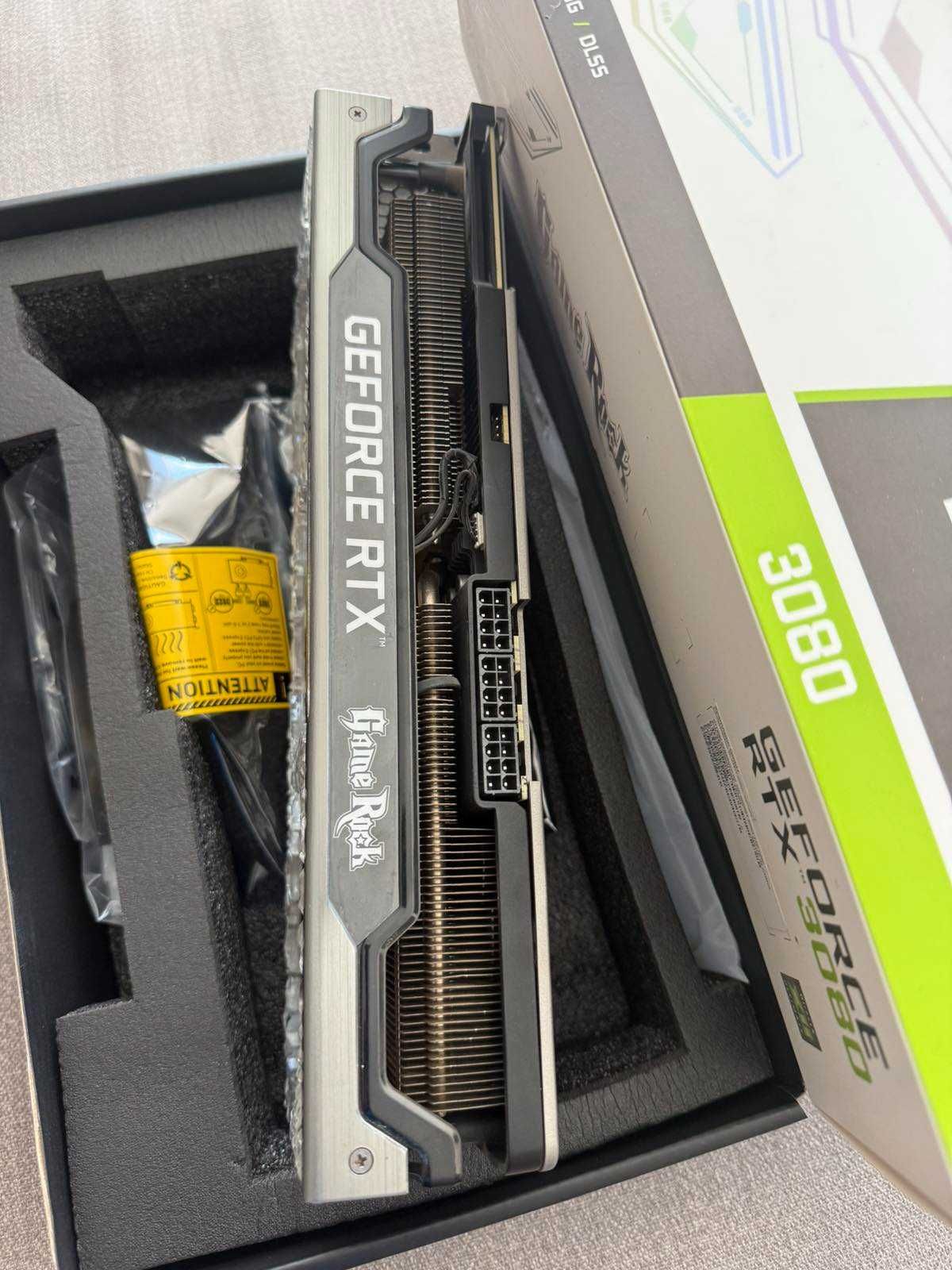Продавам видеокарта RTX 3080
