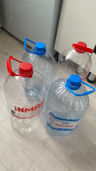 Продам 5 литровые бутылки