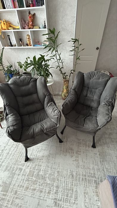 Прлдаются кресла