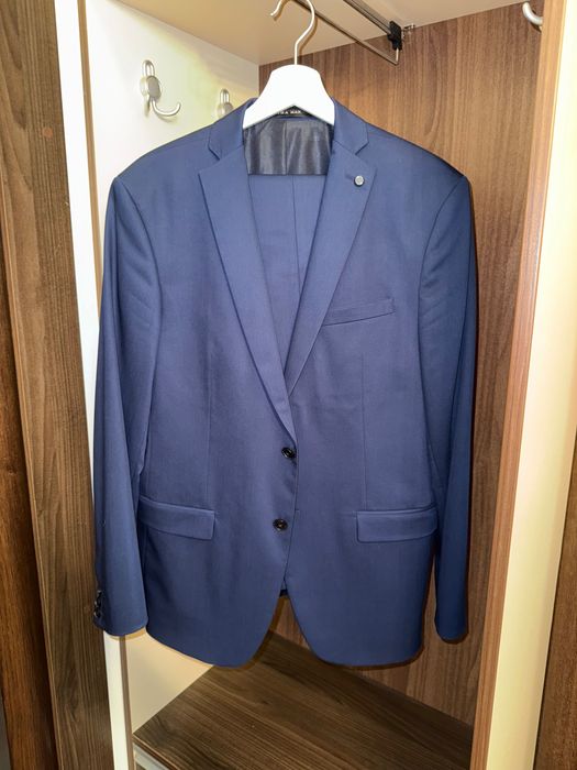 Costum albastru Zara