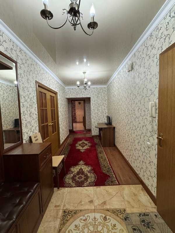 Продаю 2-комн. по ул.Уалиханова 9/1, золотой квадрат.