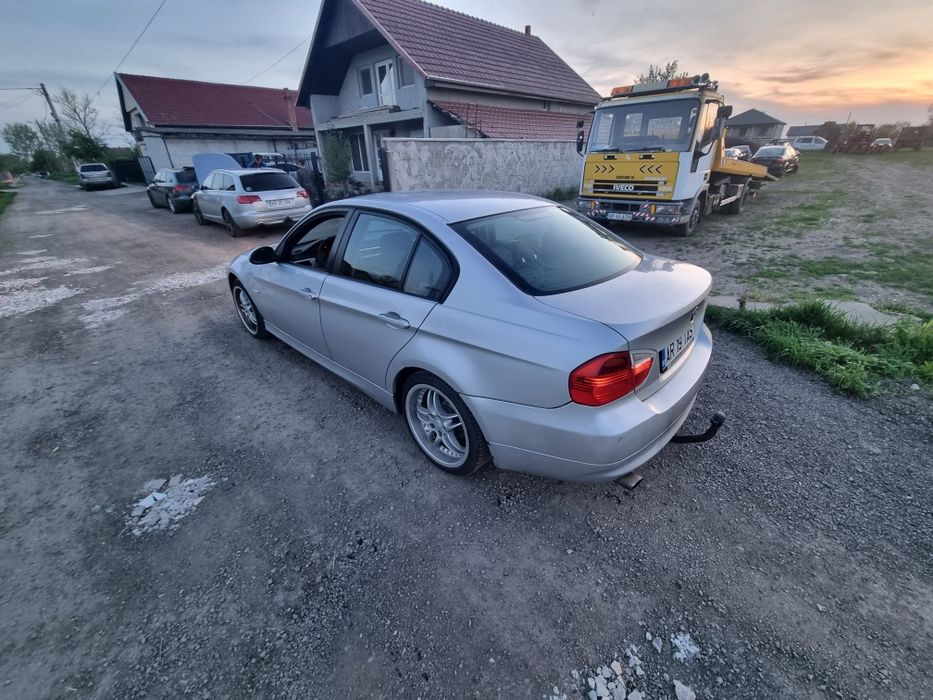 Dezmembrez bmw e90 318i