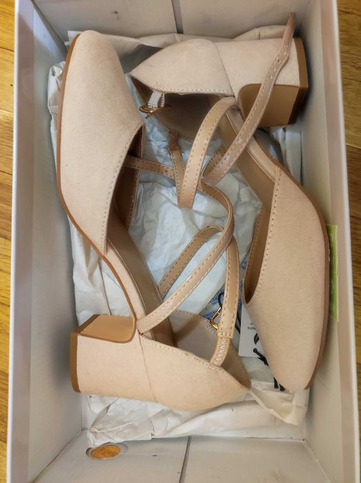 Комплект обувки и чанта