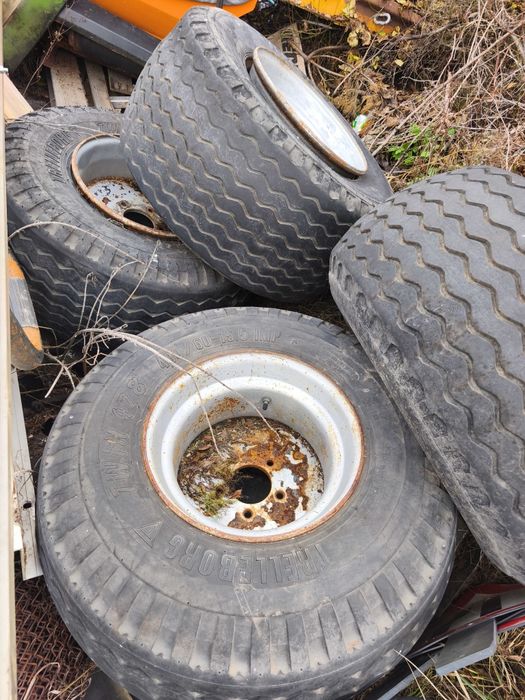 Селскостопански гуми с джанти 400/60-15.5