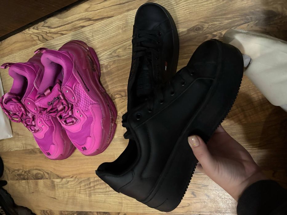 Tommy Hilfiger black