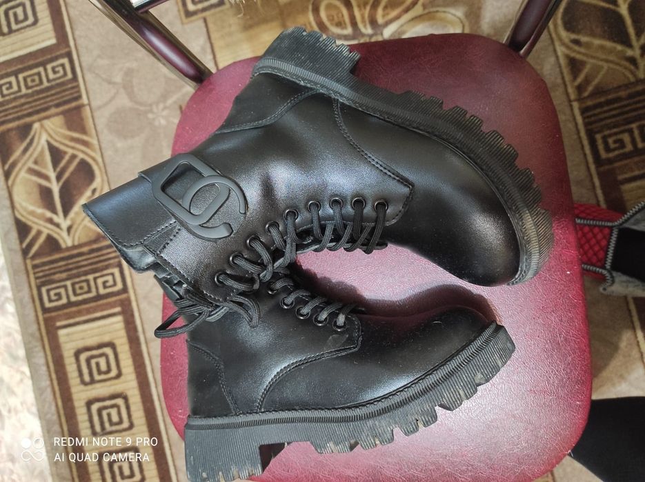 Продам берцы весна осень на девочку