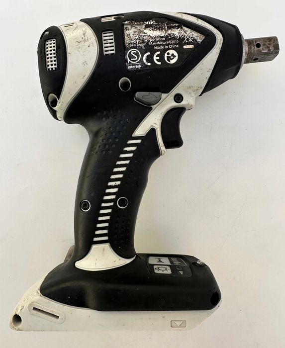 Panasonic EY75A2 - Безчетков гайковерт 14.4V / 18V