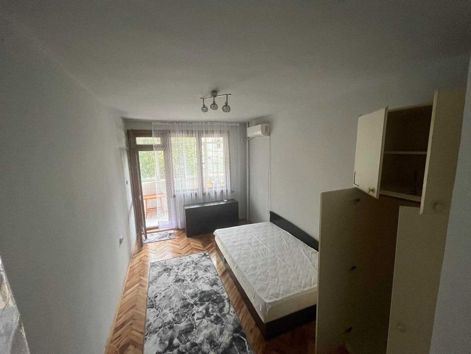 Дава се под наем Многостаен апартамент в Бургас, Център - 105 кв.м за 459 € - Снимка #1