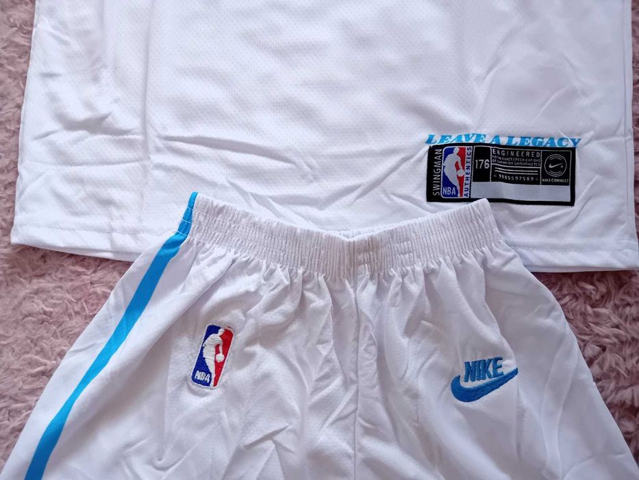 Чисто нов оригинален екип на Los Angelis Lakers - LeBron James