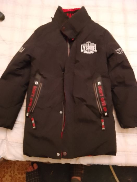 Куртка зимняя, на мальчика 12-14 лет.