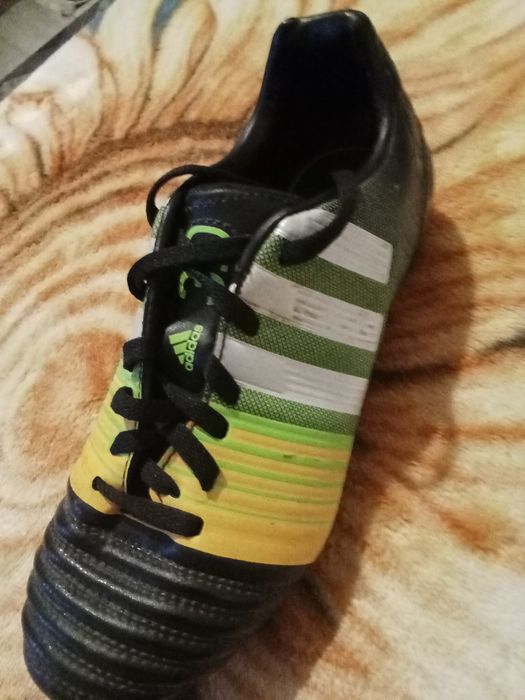 Vând ghete de fotbal adidas Nitrocharge 3.0 mărimea 35