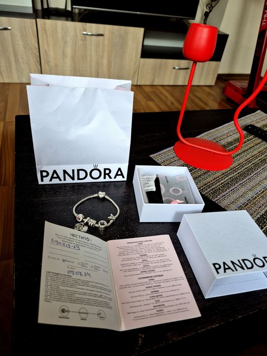 Гривна Пандора с талисмани