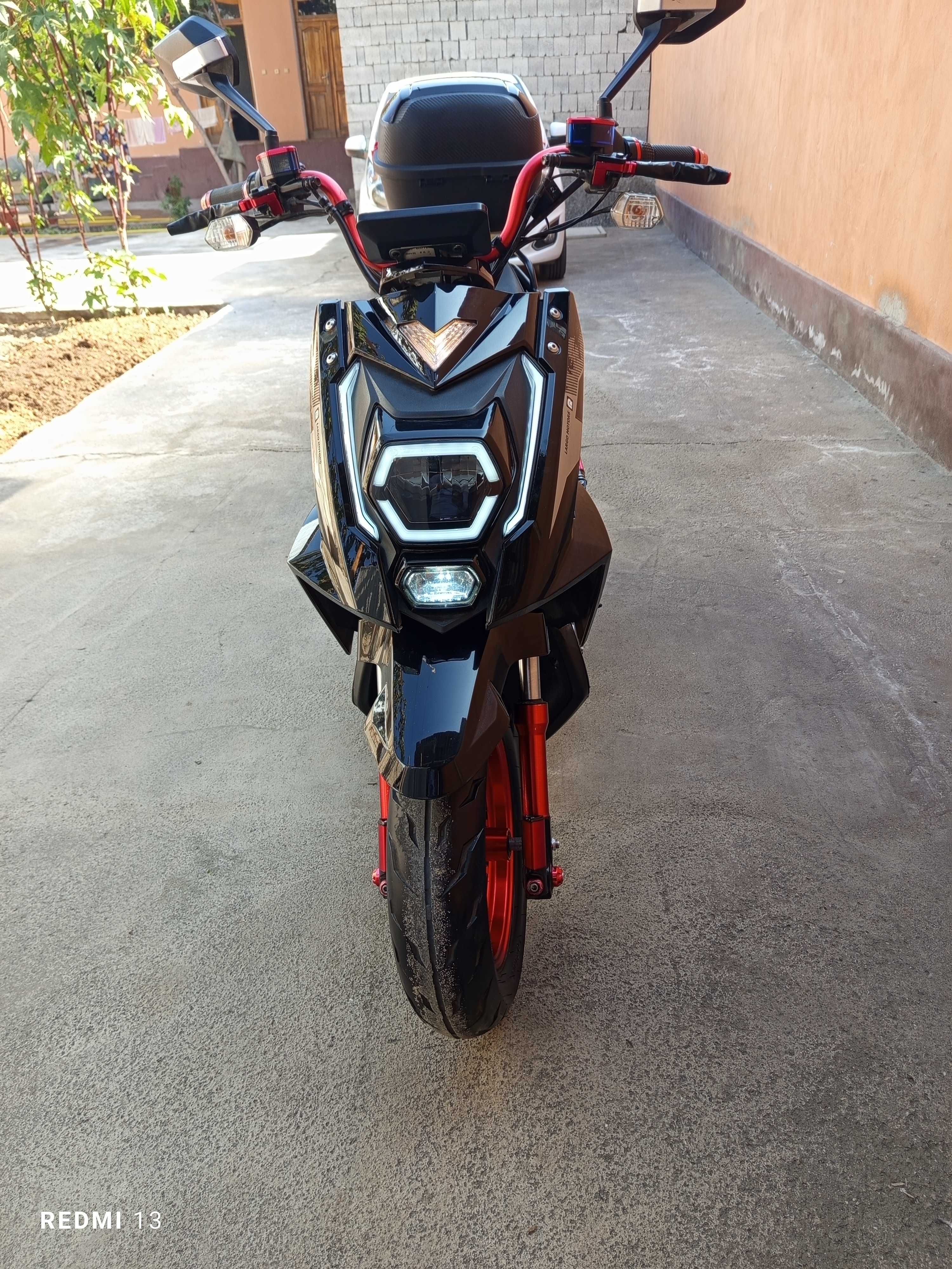 Skuter red line. TEL qililar kami bor. Faqat naxtga