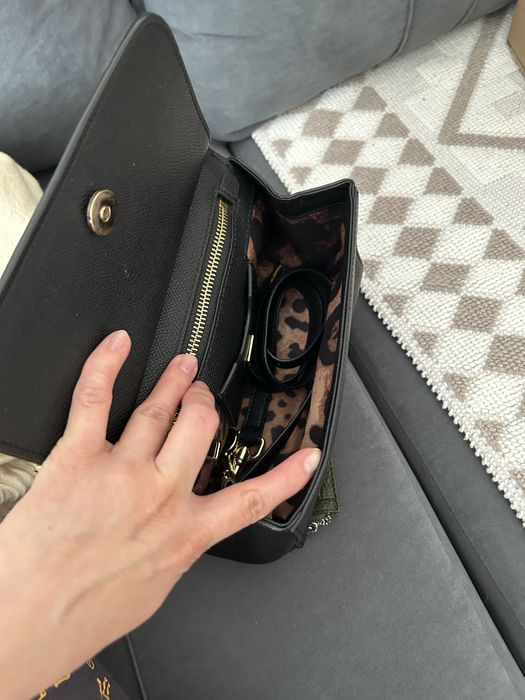 Сумка вечерная Дольче 20 см  продаю так как не ношу ее  состояние хорш