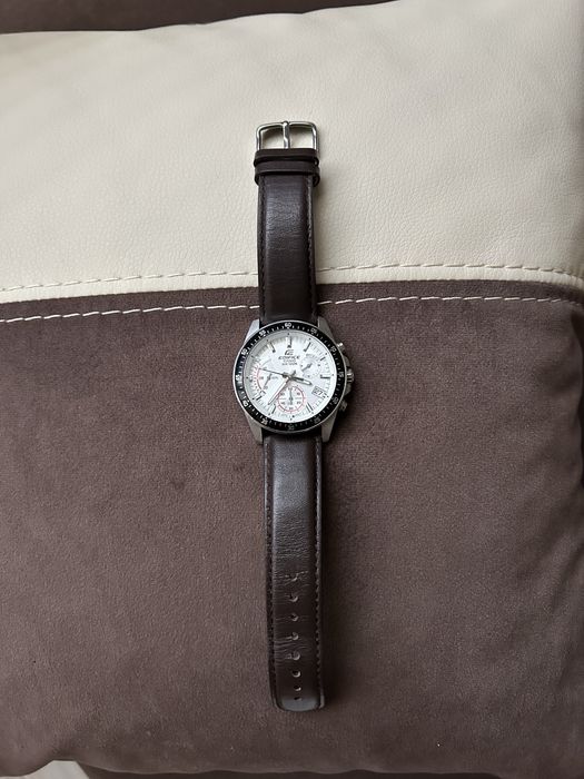 Часовник casio edifice