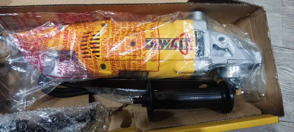 Болгарка Dewalt 230mm