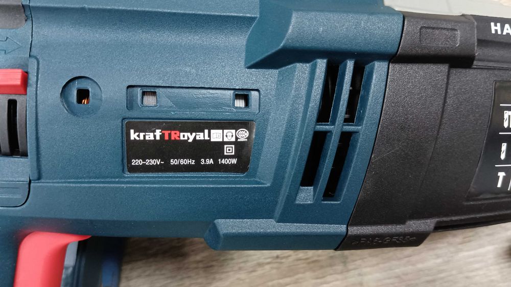 Пробивна ударна бормашина-перфоратор къртач