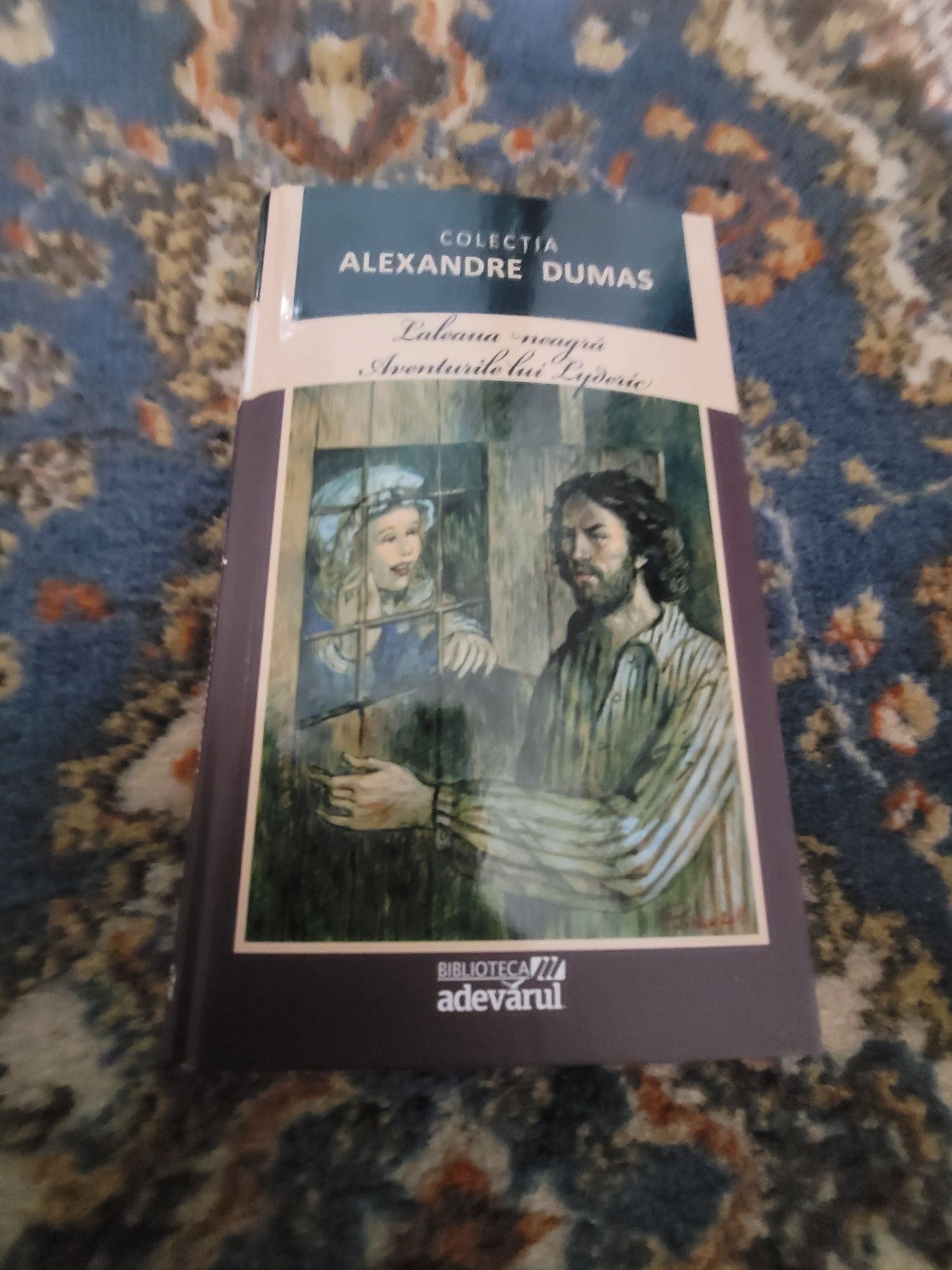 Vând colecție volume 1-20 Alexandre Dumas în stare impecabila