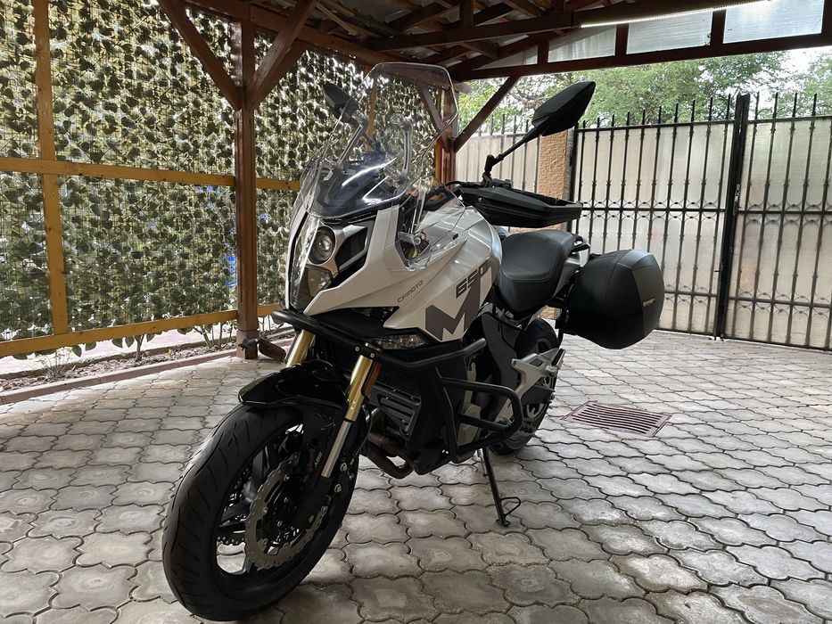 Motocicleta Cfmoto 650mt Abs