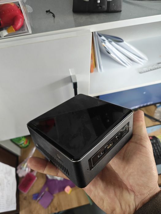 Mini kompyuter sotiladi