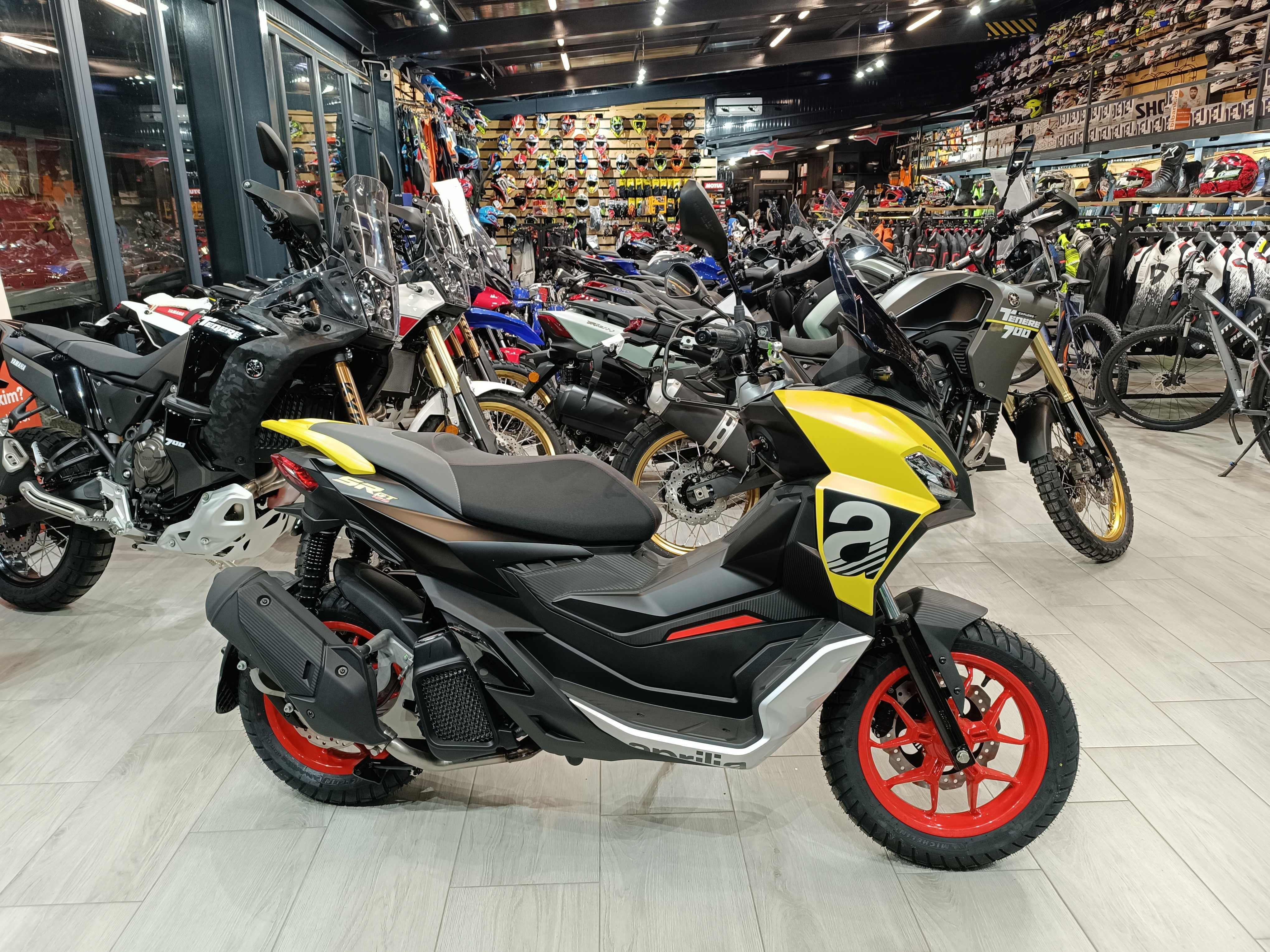 Aprilia SR GT 125 Sport-se conduce cu B-stoc EST BIKE Campina