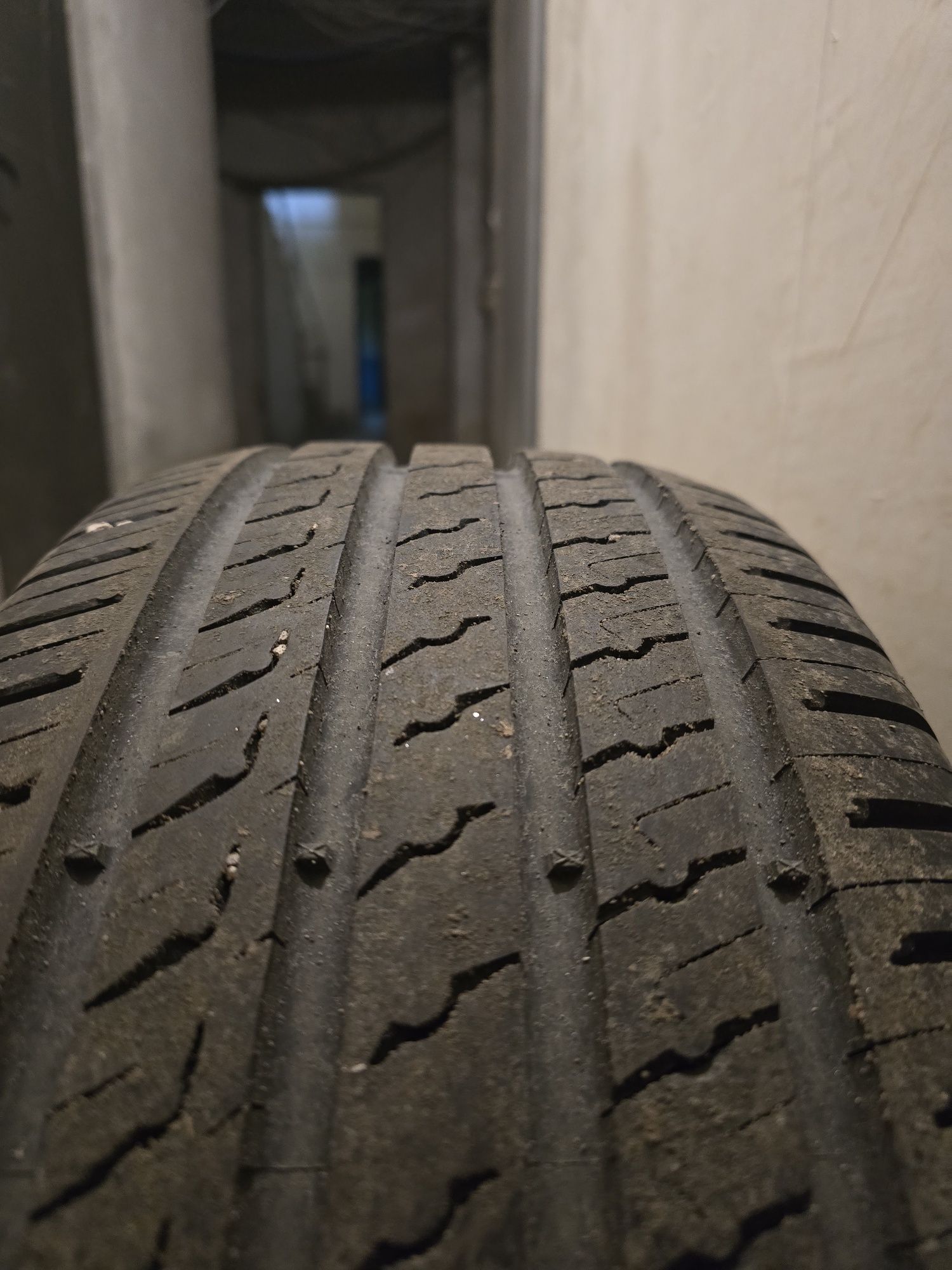 Летни гуми BARUM 225/50 R18