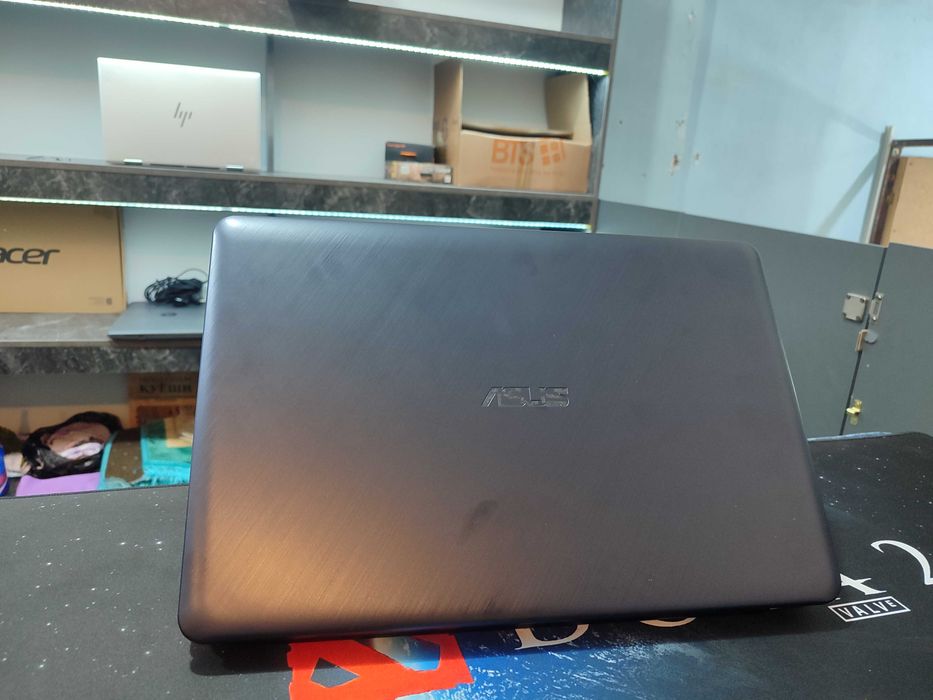 Ноутбук офисный Asus Vivobook