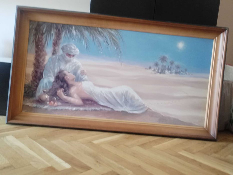 Картина с масивна дървена рамка