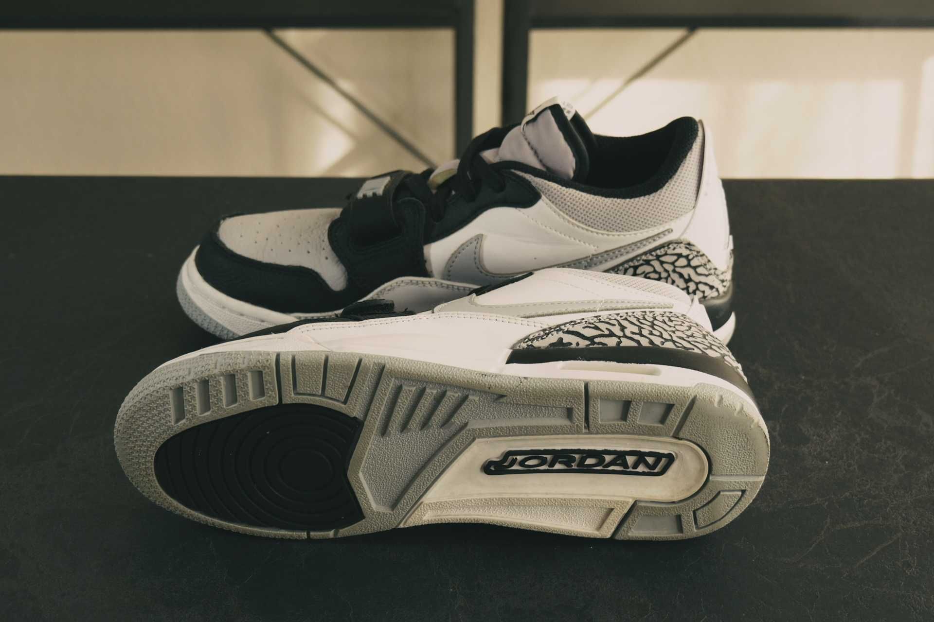 Air Jordan Legacy 312 Low White Black Grey - 40 номер Оригинални!
