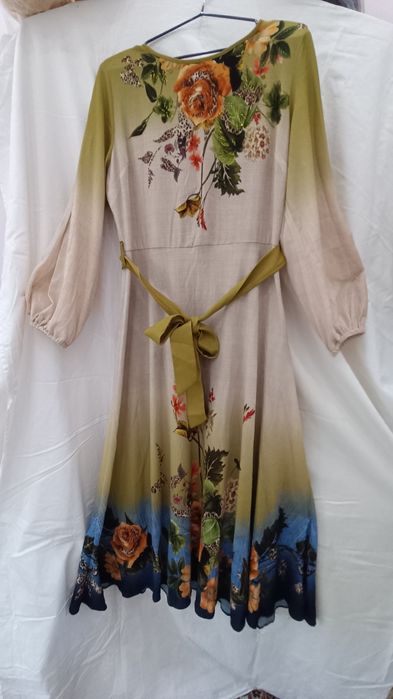 Платье женская и юбки