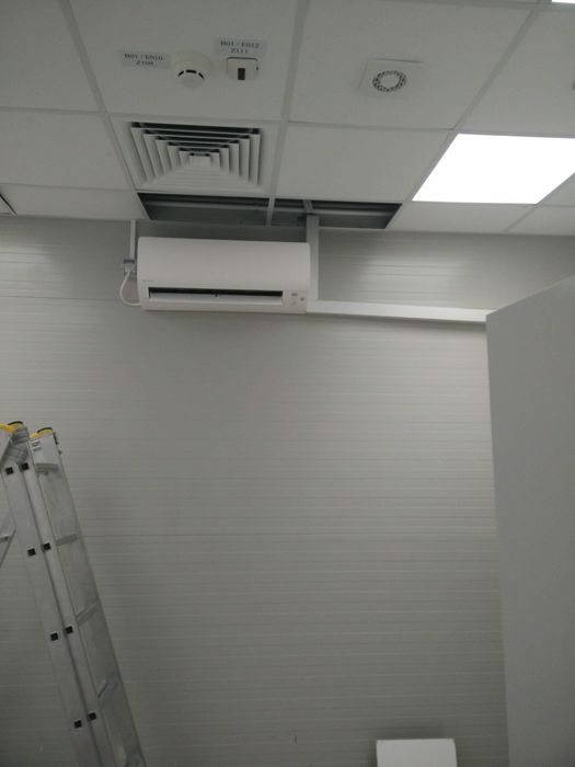 Montaj aer conditionat si instalatii electrice.