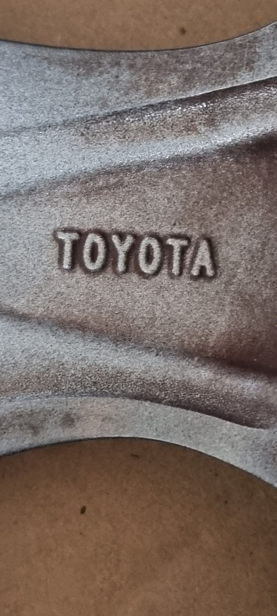Jante toyota yaris hybrid