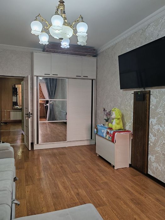 Своя Продается Авиасозлар-1, ориентир базар кадышева 2/5/5 (2балкона2