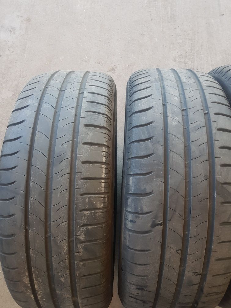 215/60/16 michelin