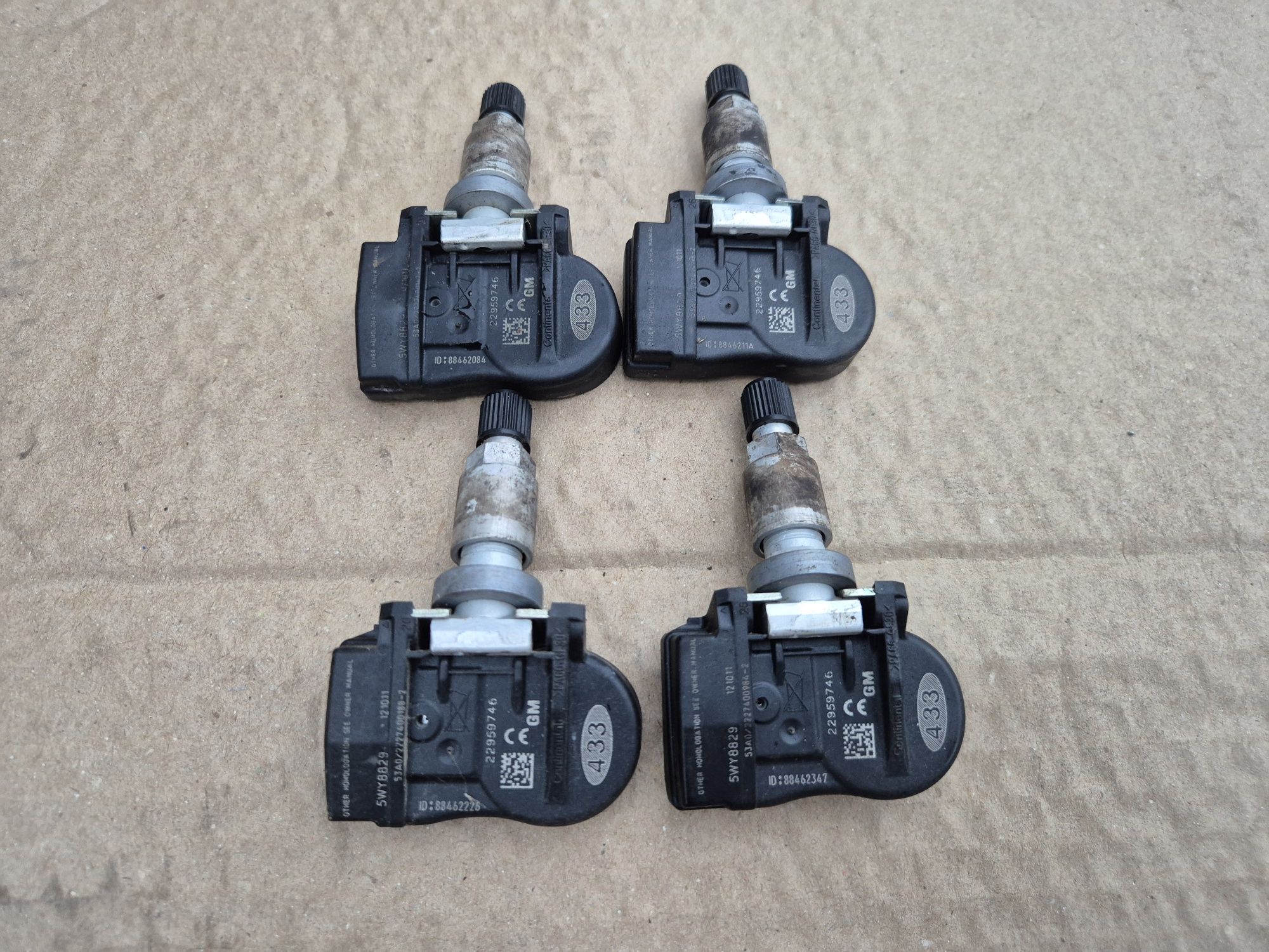 4бр. TPMS Опел сензори датчици налягане вентили Opel insignia Astra