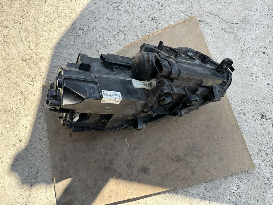 Vw Touran II ляв фар ксенон 13г