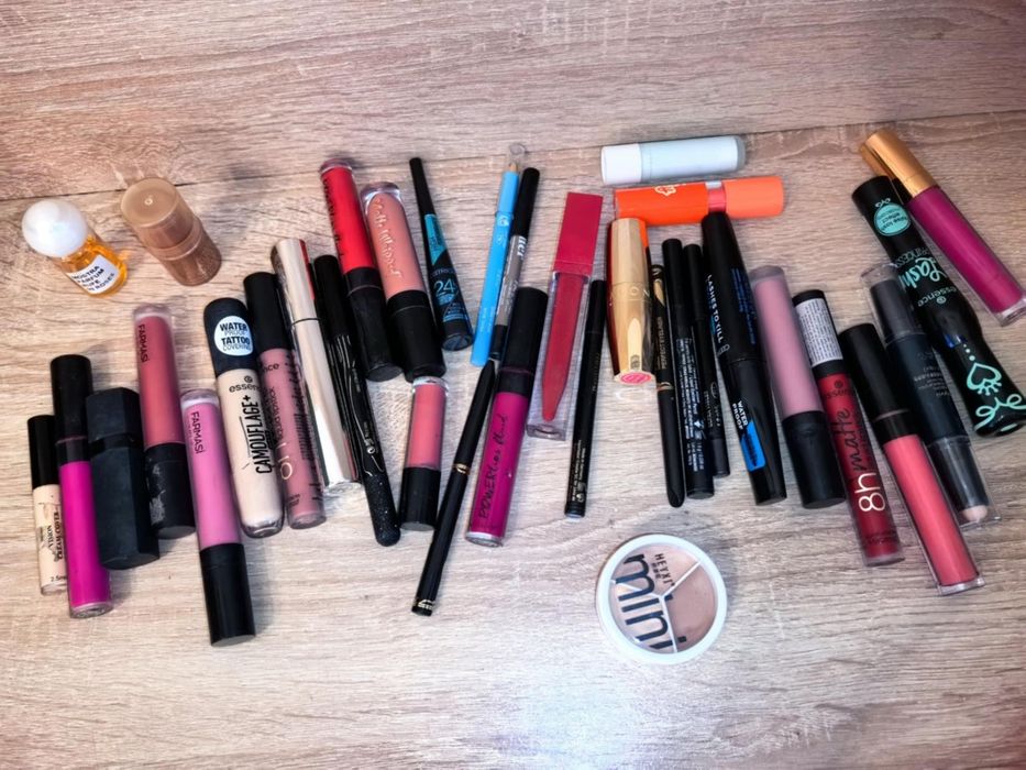 Lot machiaje 33 de produse