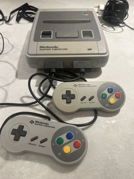 Consola Nintendo Super Famicom 8 casete jocuri