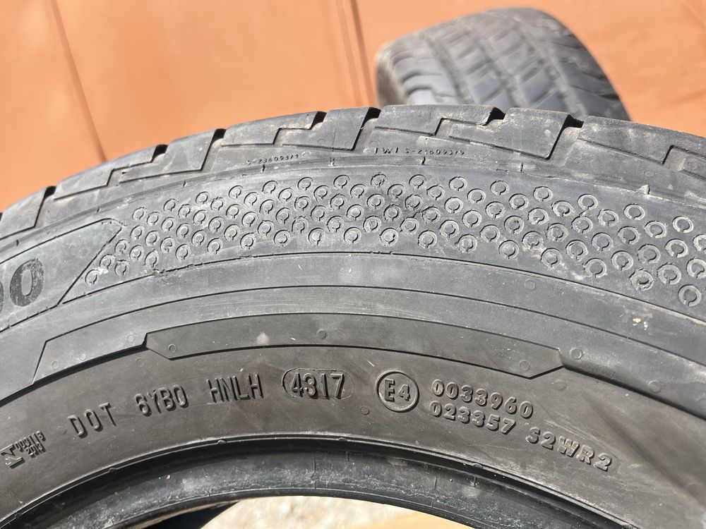 2 бр. гуми за бус 235/65/16C Continental DOT 4317 7 mm