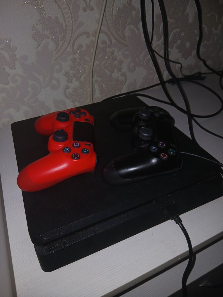 Продам или обменяю пс 4 с 6 играми