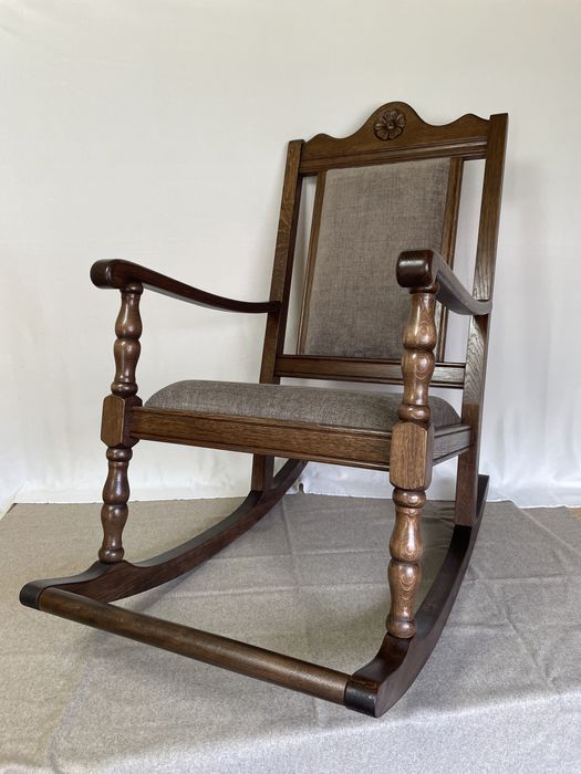 Люлеещ се стол от масив