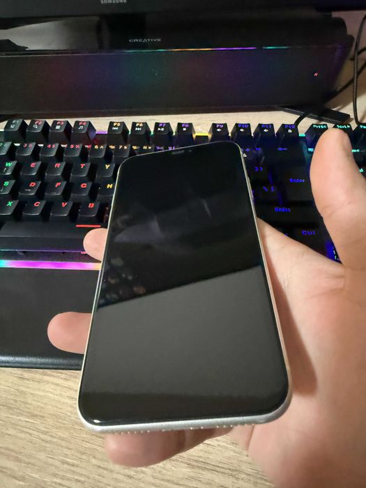 iPhone 11 64GB White