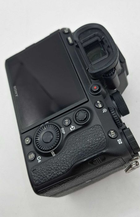 Sony a7 III body sotiladi