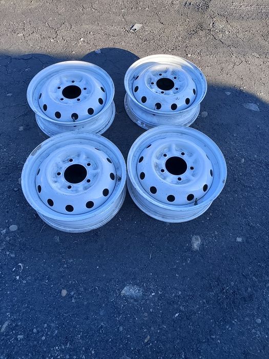 Продам штампованные диски нива на 15