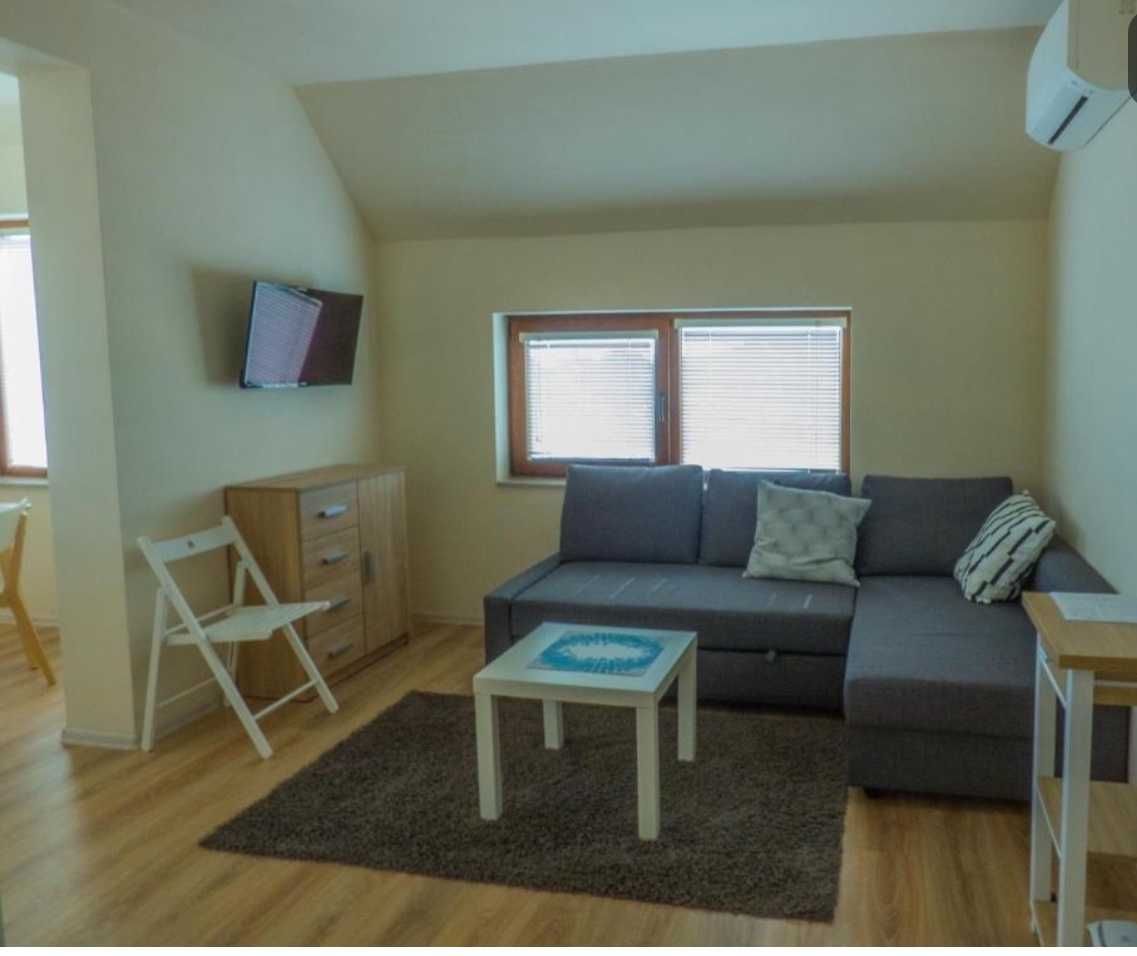 Дава се под наем Двустаен апартамент в Варна, м-т Траката - 57 кв.м за 459 € - Снимка #2