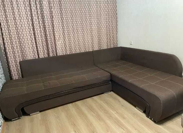 Продается угловой диван в отличном состоянии
